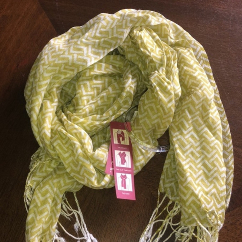 Merona Green & Off White Geometric Zig Zag Long Boho Scarf